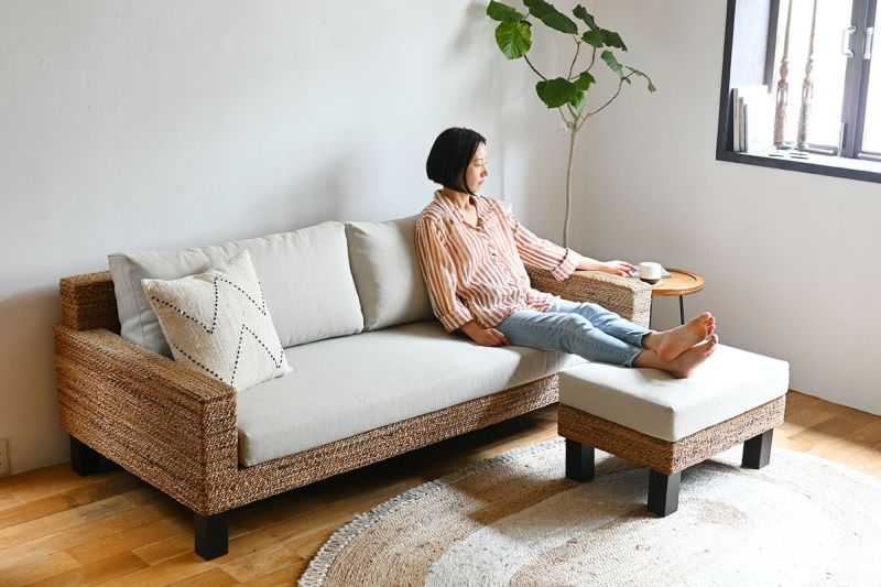 リラックスできるリビングシーンにおすすめKAJA人気のFARGO/オミソファ