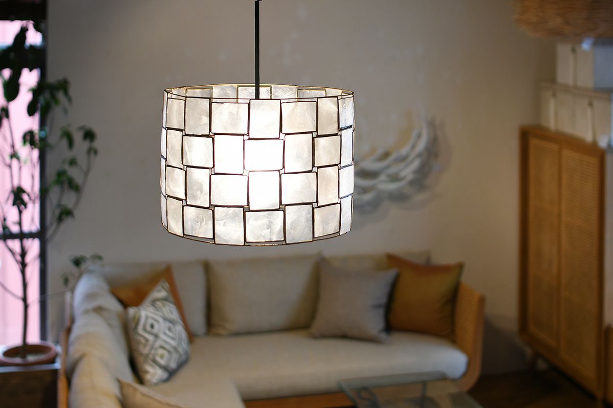 リゾートを感じさせるシェルのきらめき シェル ラウンドランプ