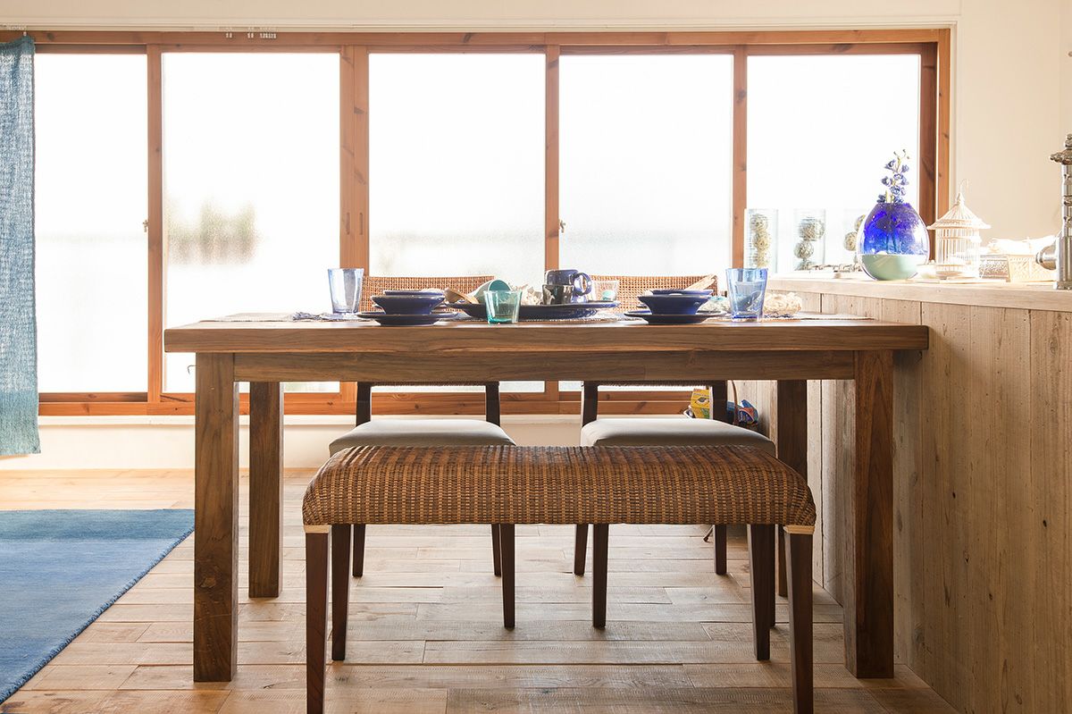家族の団らんに、やさしい木の食卓をCHISTA/オールドチーク ダイニングテーブル (4本脚) (W180)