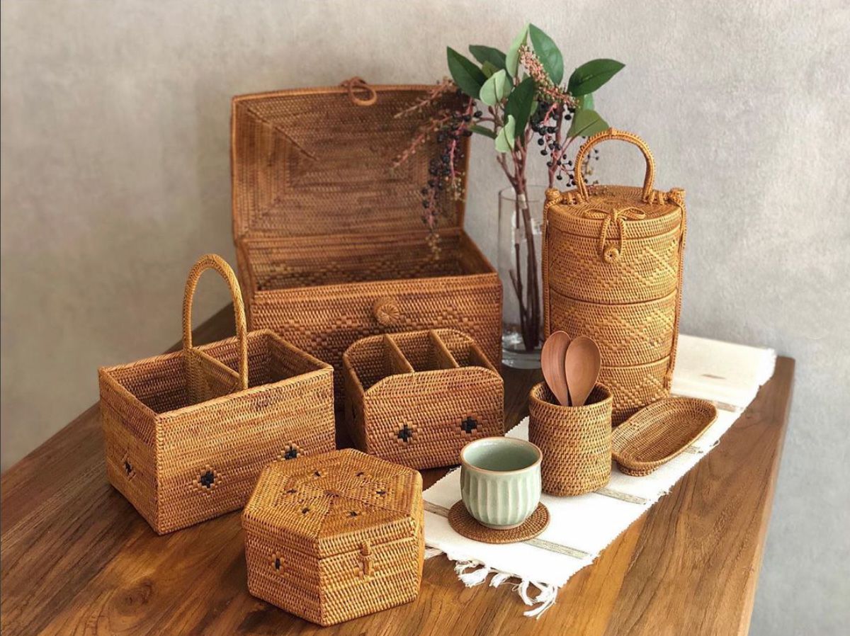 持ち手つきの丈夫な収納ボックス アタ 持ち運びボックス