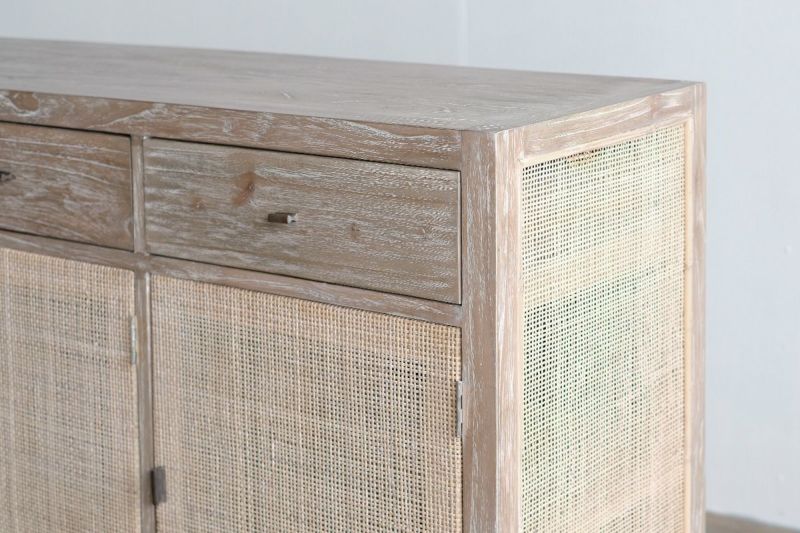 味わいあるラタンの扉が魅力的!ナチュラルテイスト LaMer 味わいあるラタンの扉が魅力的!ナチュラルテイスト LaMer