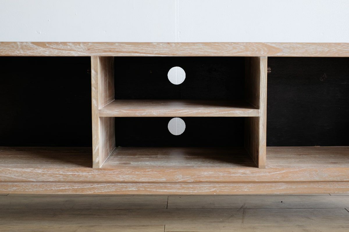 ナチュラルなラタンをあしらった扉が魅力的なLaMer/ラタンTVボード(W150)