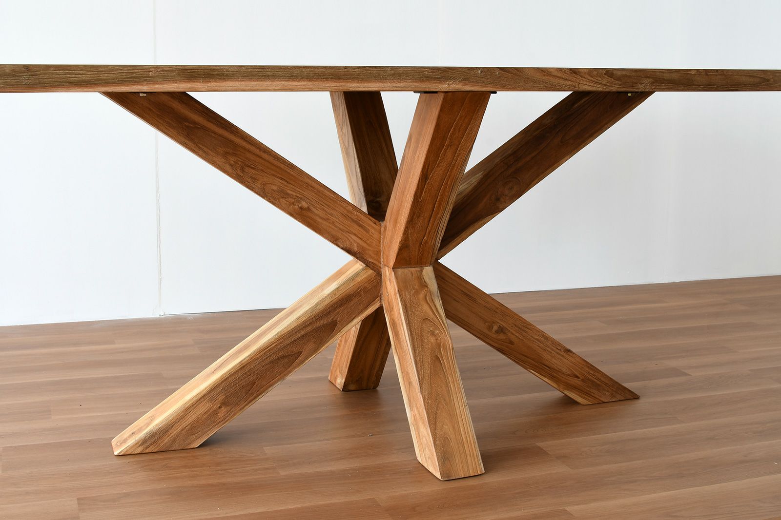 シャープな脚のデザイン CHISTA/クロスレッグ ダイニングテーブル (W160)