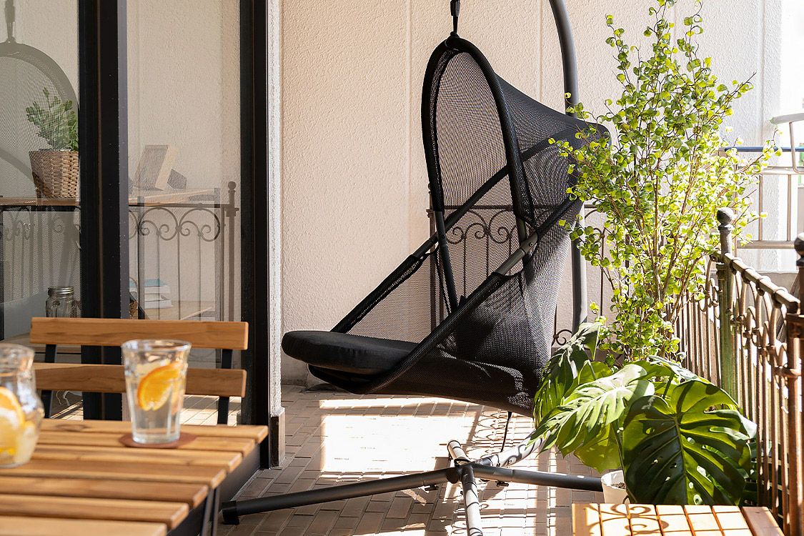 誰もが座りたくなるハンギングチェアハンギングチェア