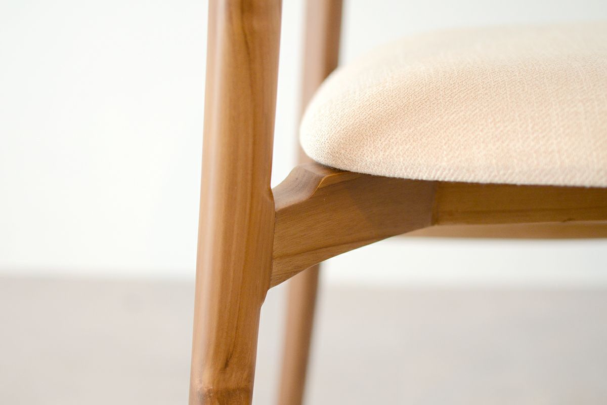 Polos (ポロス) Chair