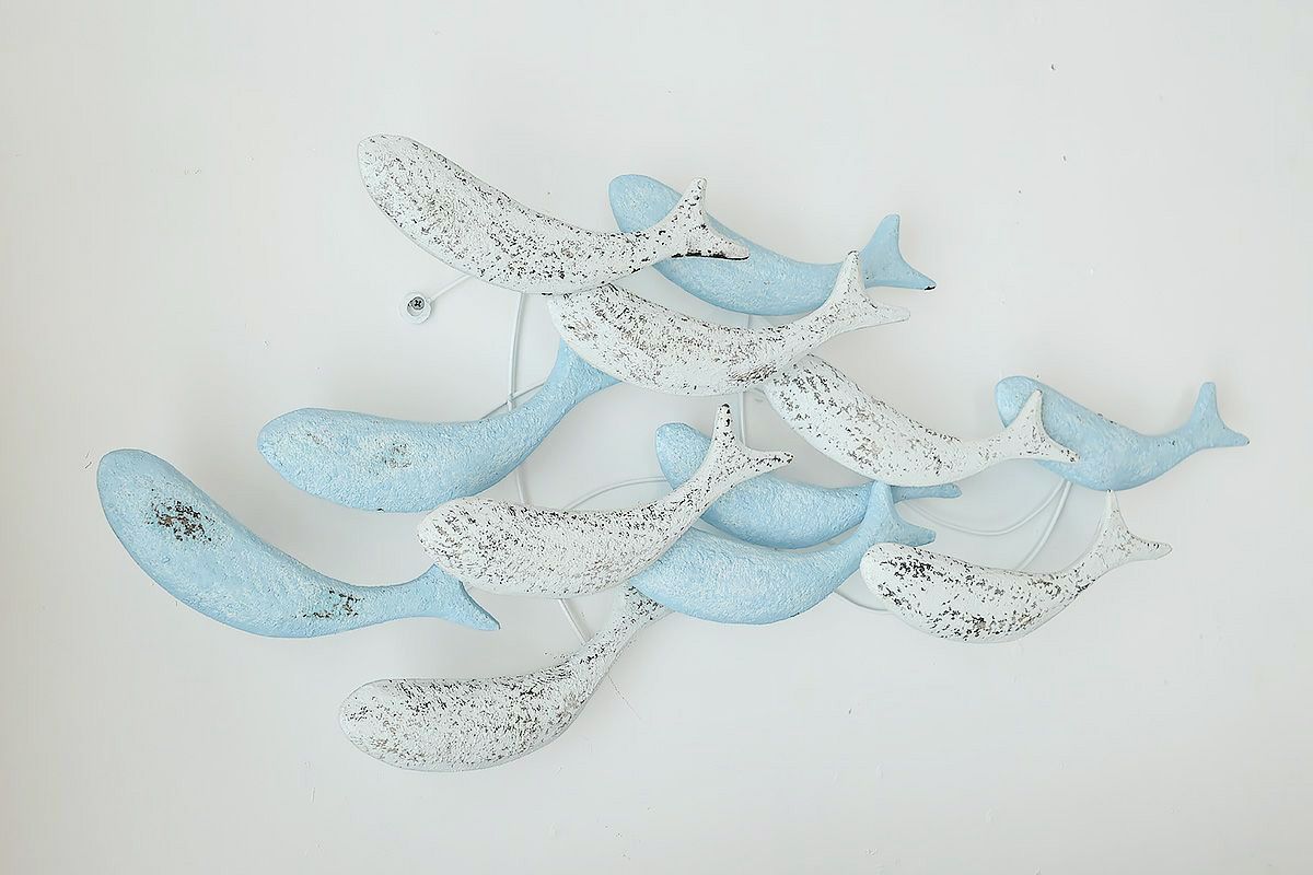 大型 浮彫りデザインの壁掛け装飾品 魚の群れが壁を泳ぐ「フィッシュウォールオブジェ」 | KAJA