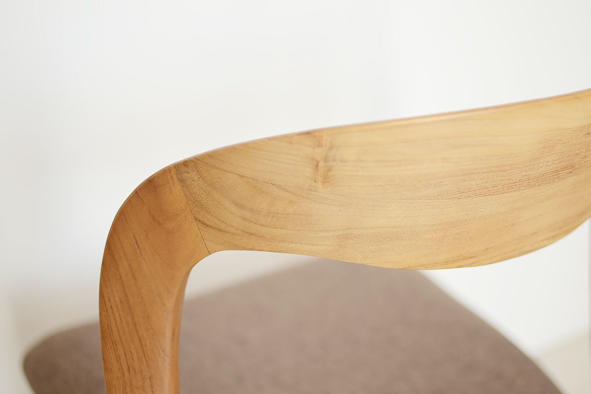 Polos (ポロス) Chair