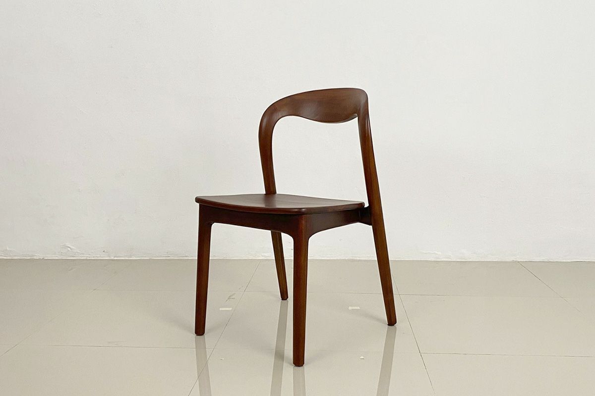 Polos (ポロス) Chair