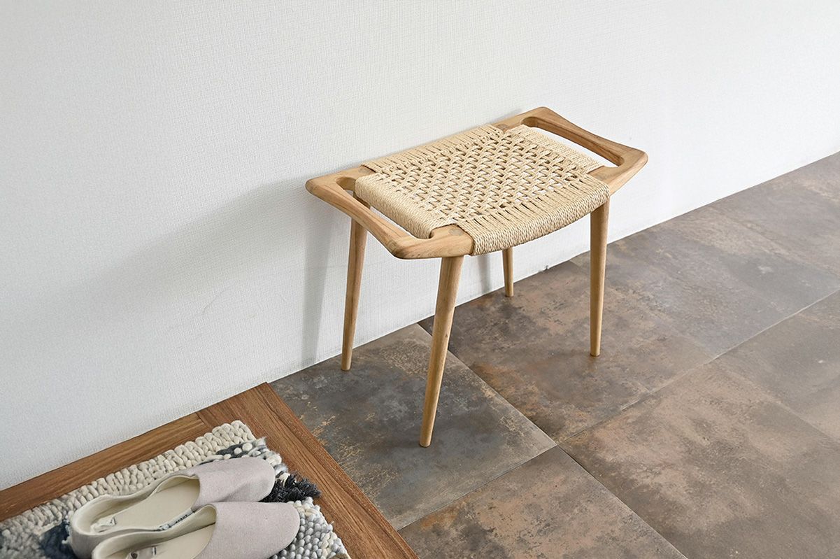 気軽に取り入れられるナチュラルアイテム ペーパーコード スツール